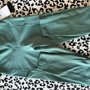 NWT NIKE TEAL YOGA PANTS 🪐